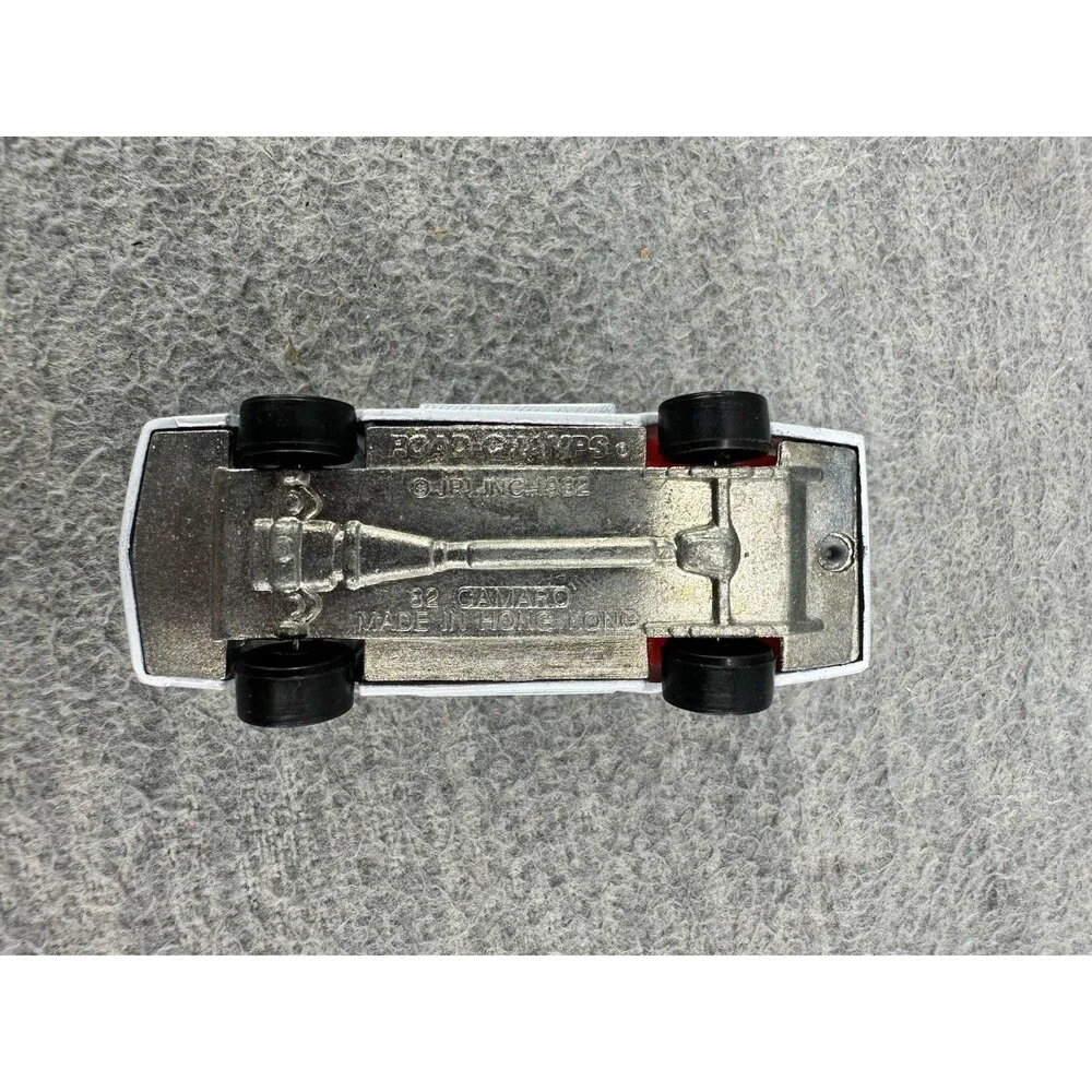 ROAD CHAMPS Vintage Die Cast #14 White 82 Camaro Car T5